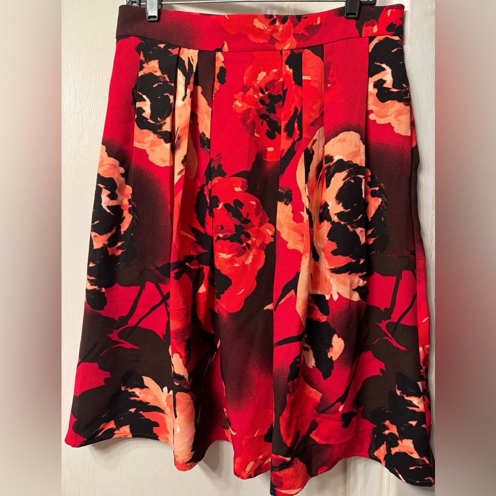 Red Floral high-waisted box pleat skirt with pockets - Eva Mendez Size 12